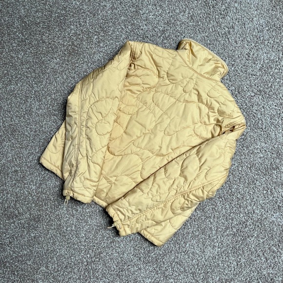 Lululemon insulated quilted pullover jacket - Picture 3 of 4